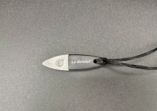 Le Sciotot pendentif Inox et Frêne stabilisé