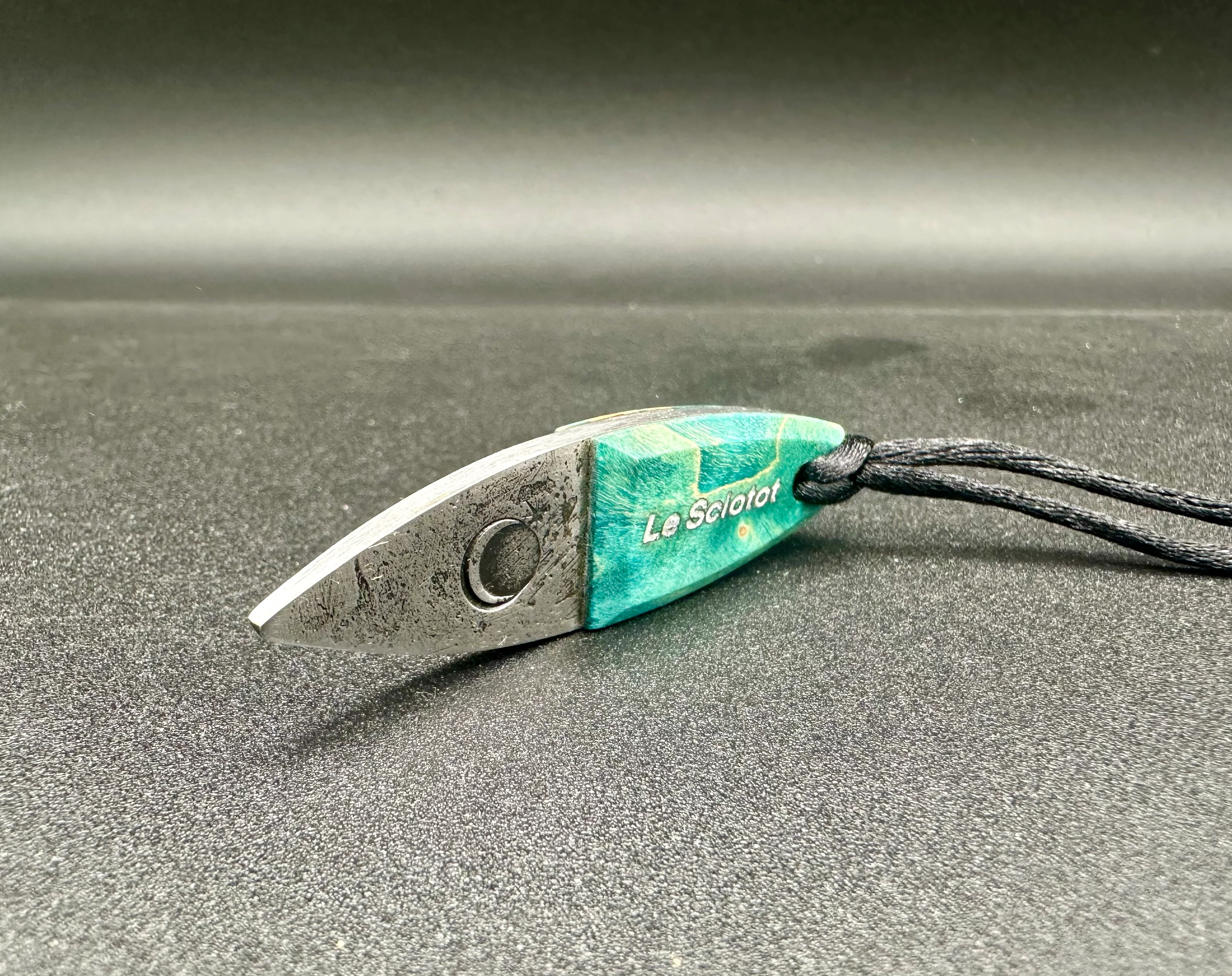 Le Sciotot pendentif Inox et Erable stabilisé