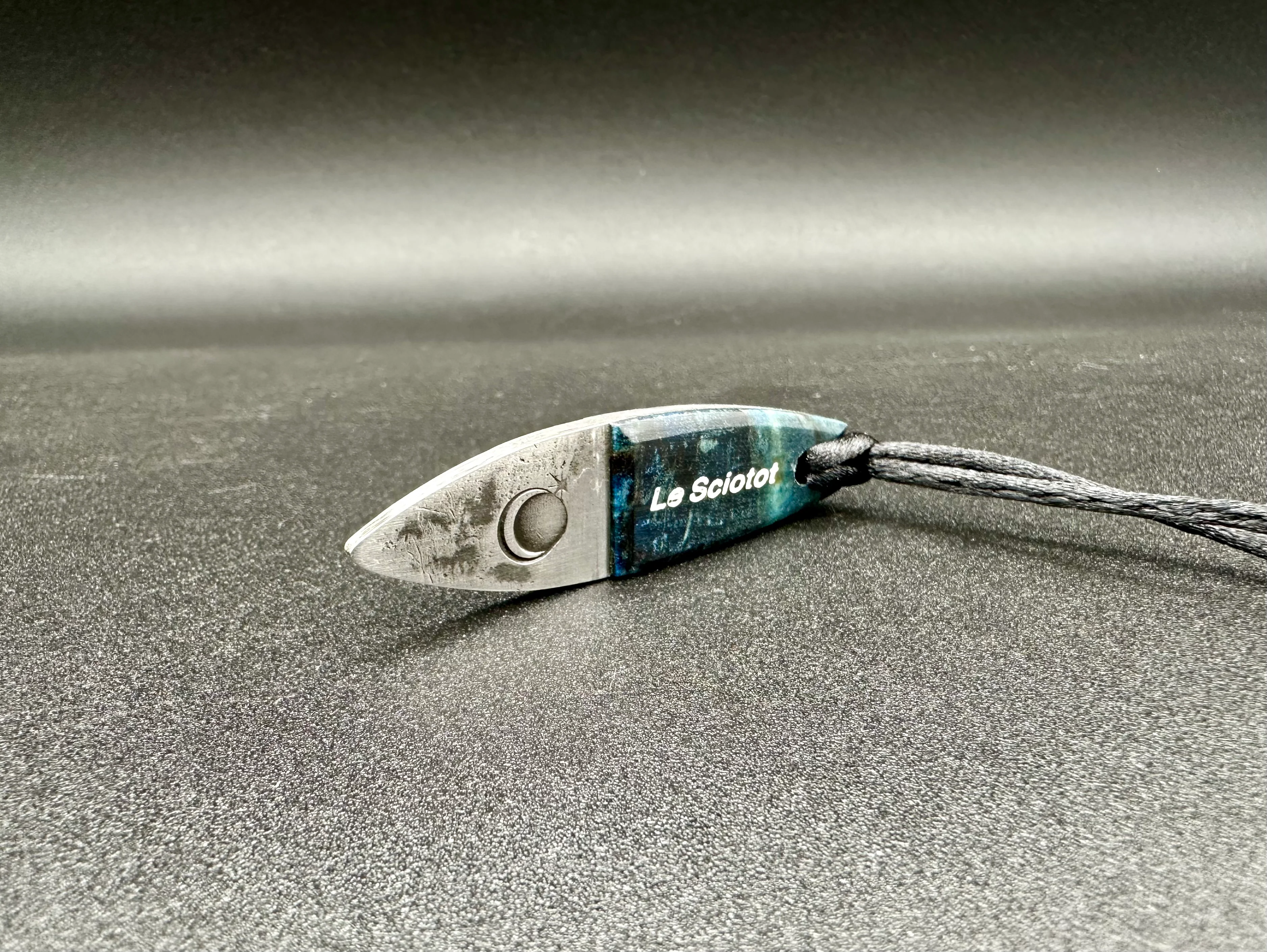 Le Sciotot pendentif Inox et Erable stabilisé