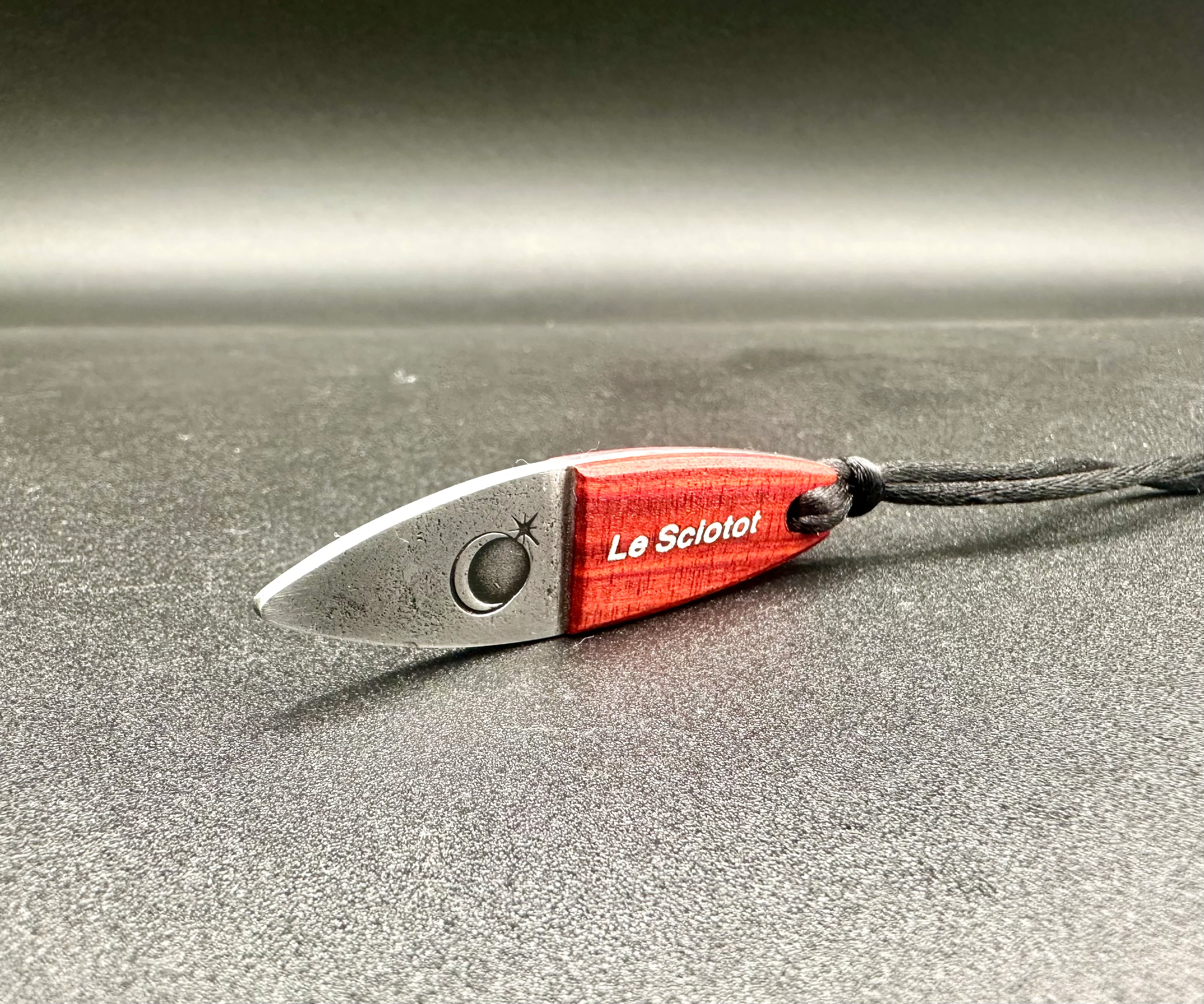 Le Sciotot pendentif Inox et Red Heart