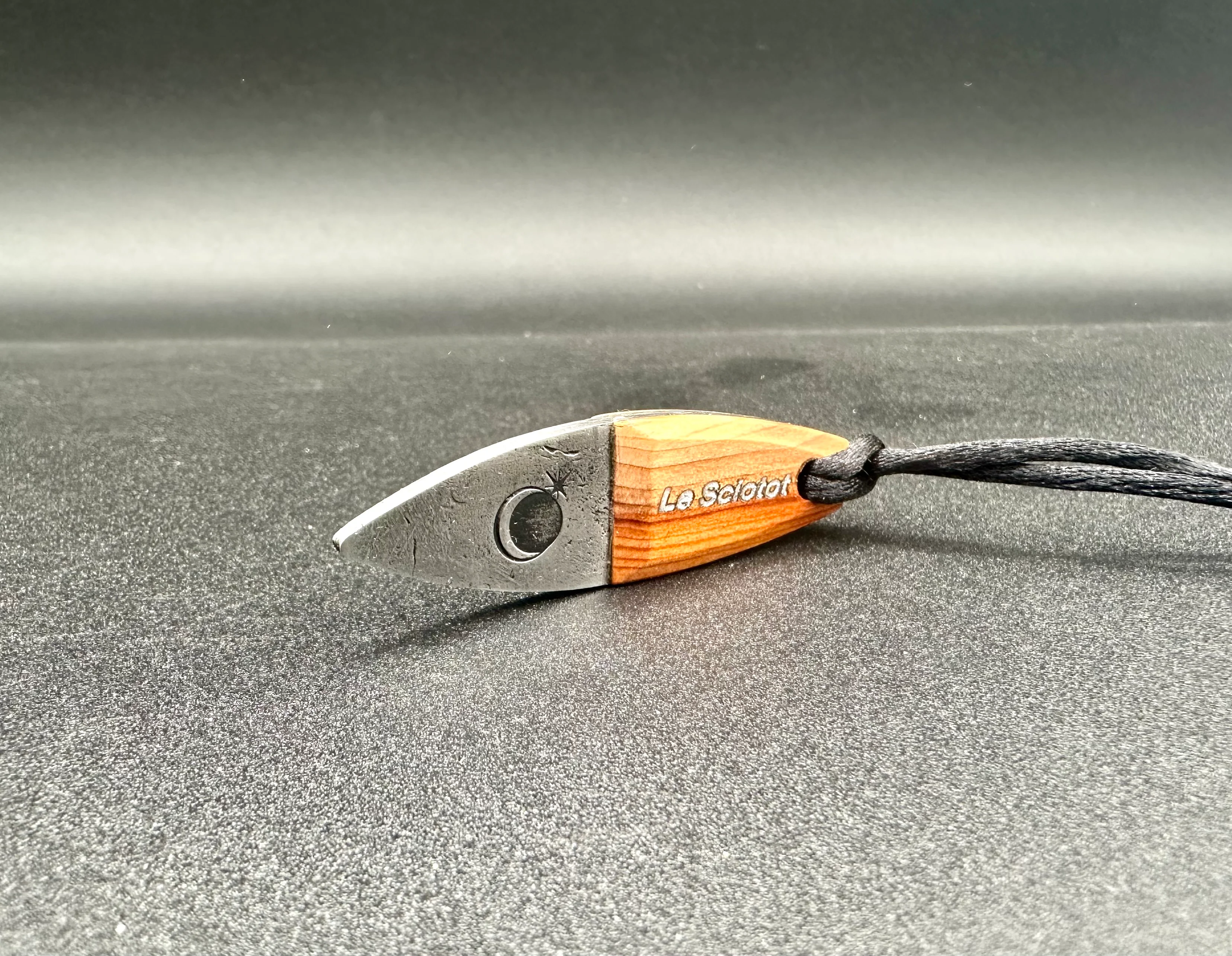 Le Sciotot pendentif Inox et If