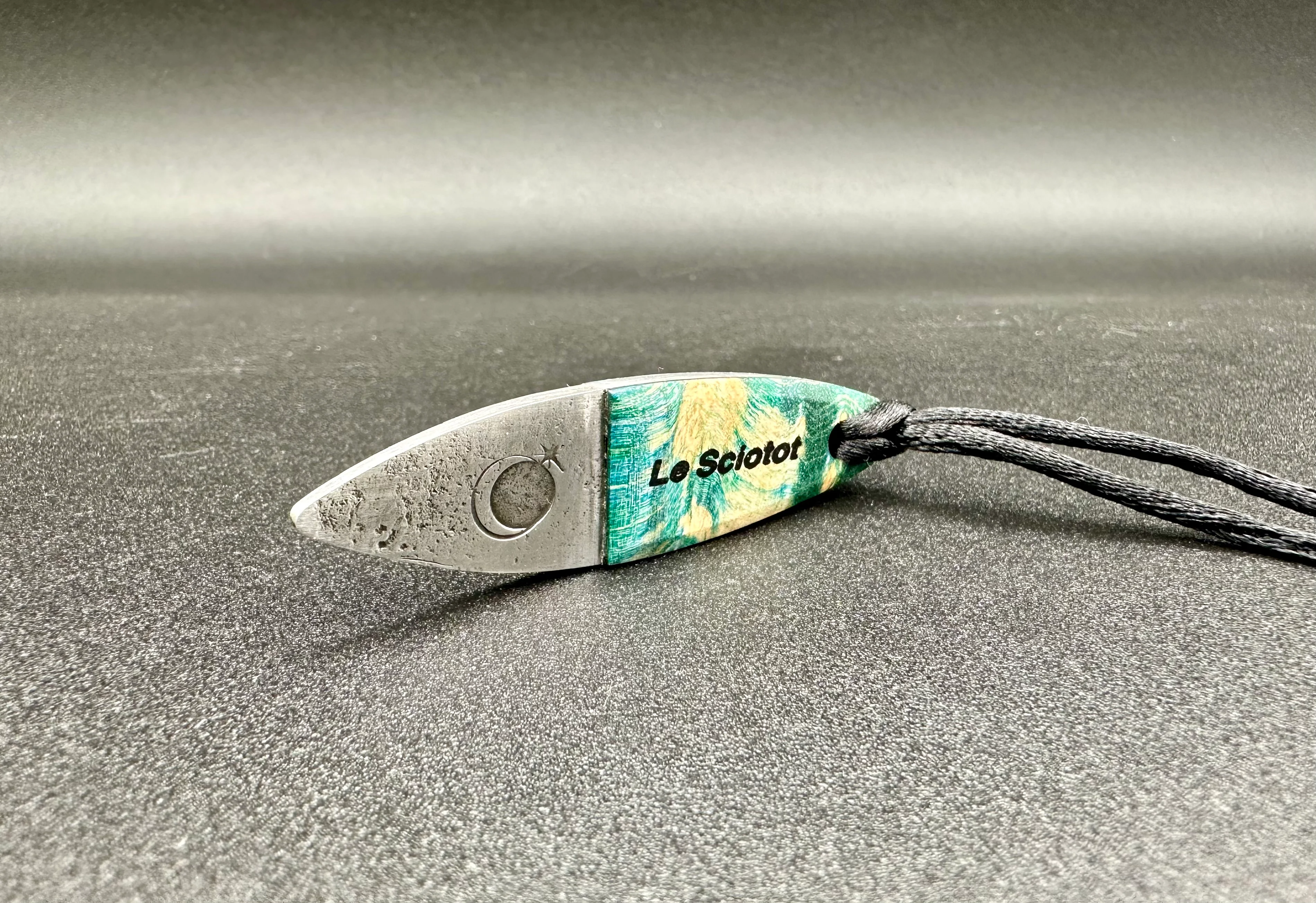 Le Sciotot pendentif Inox et Erable stabilisé