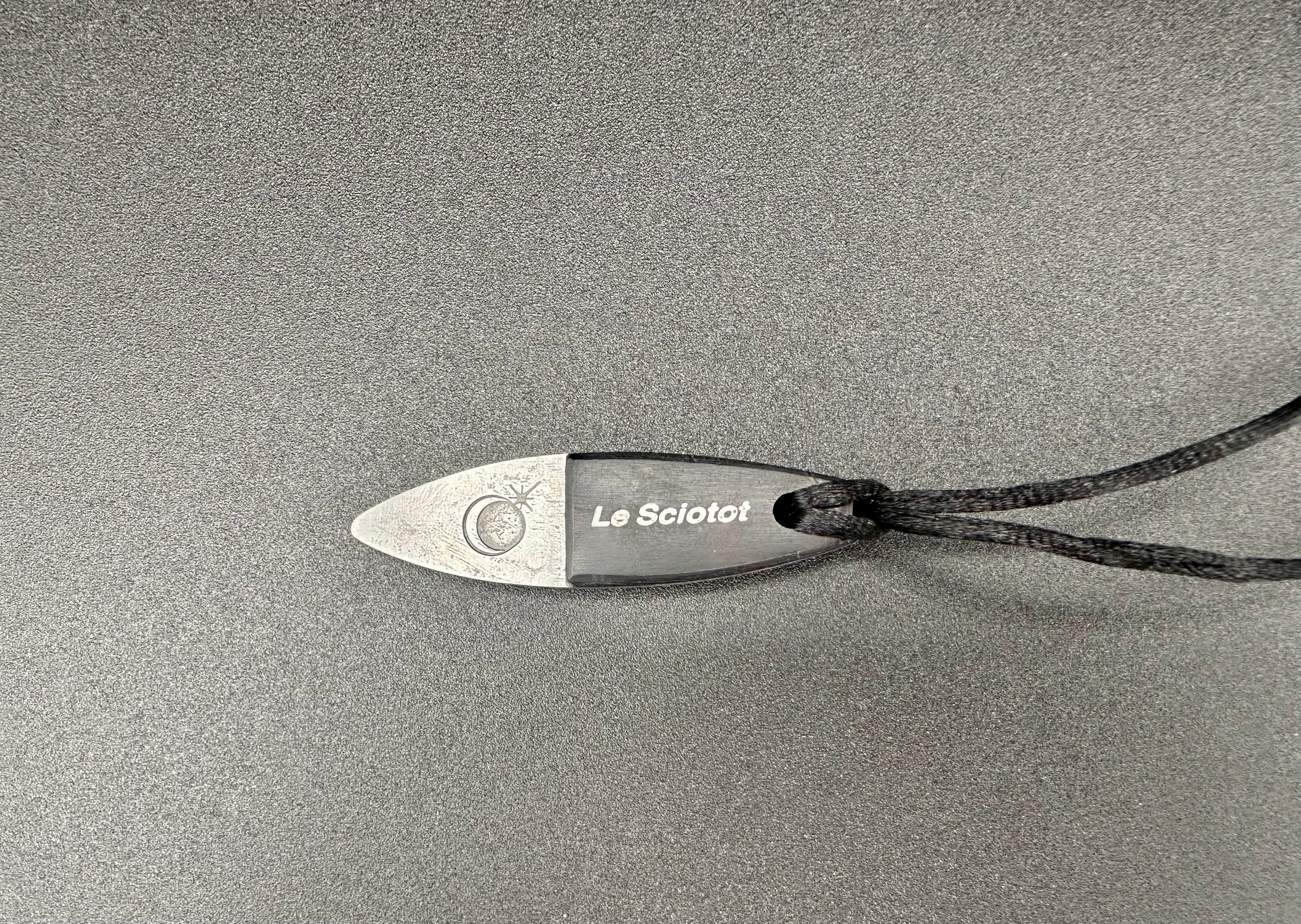 Le Sciotot pendentif Inox et Frêne stabilisé