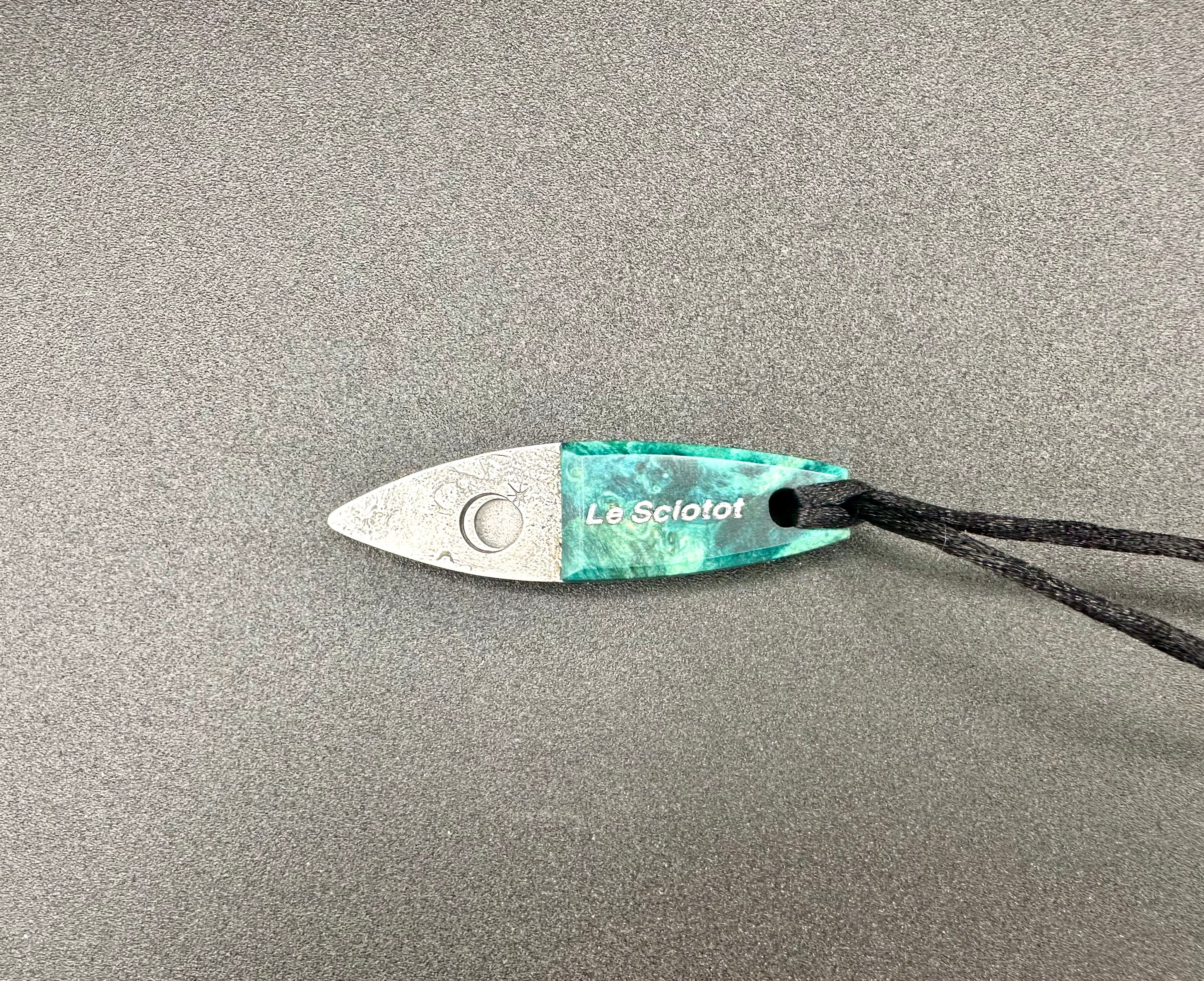 Le Sciotot pendentif Inox et Erable stabilisé