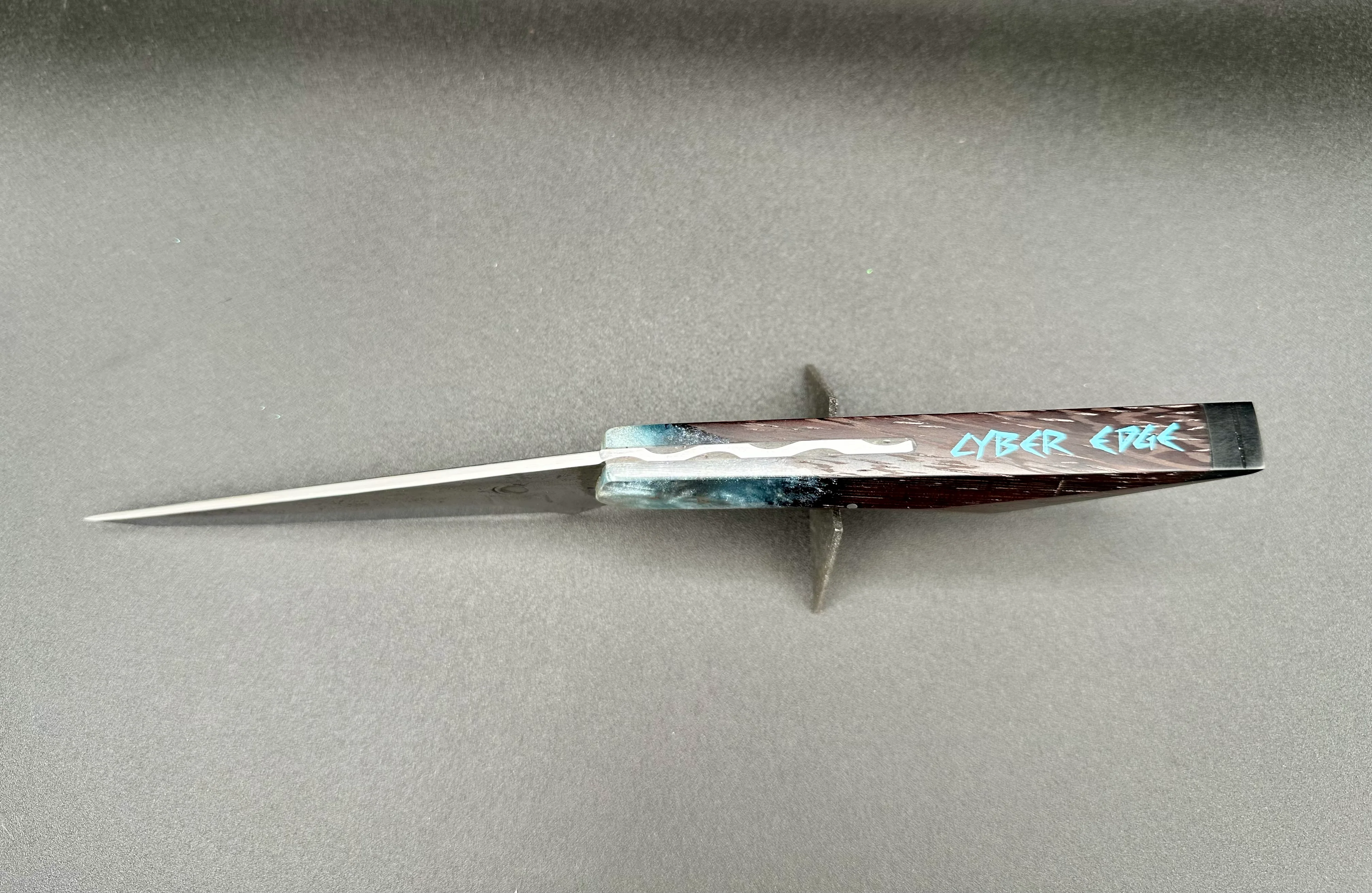 Cyber Edge inox et Wengé/Epoxy