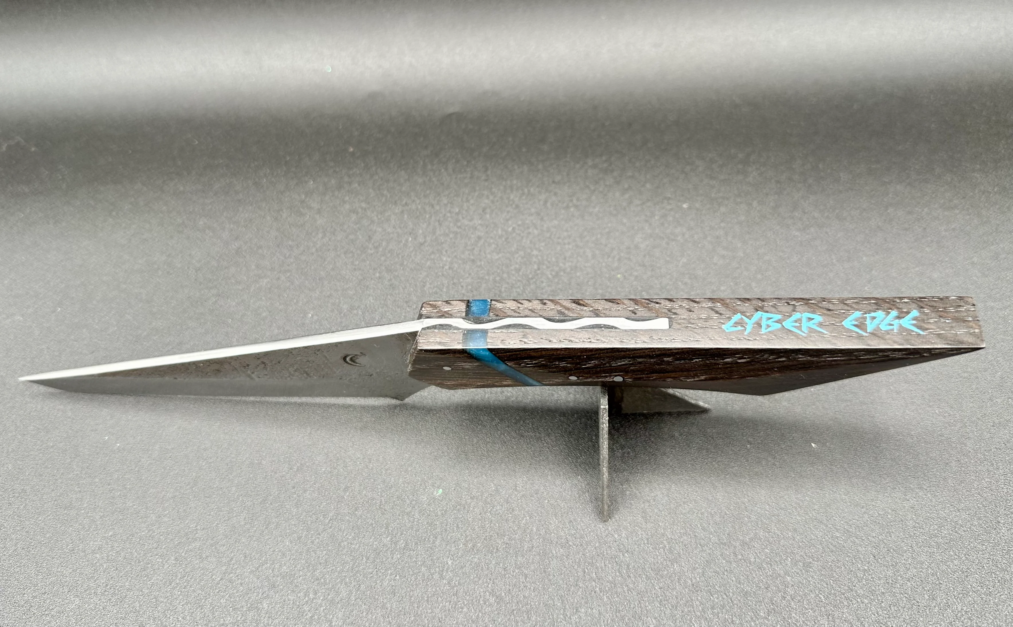 Cyber Edge inox et Morta/Epoxy