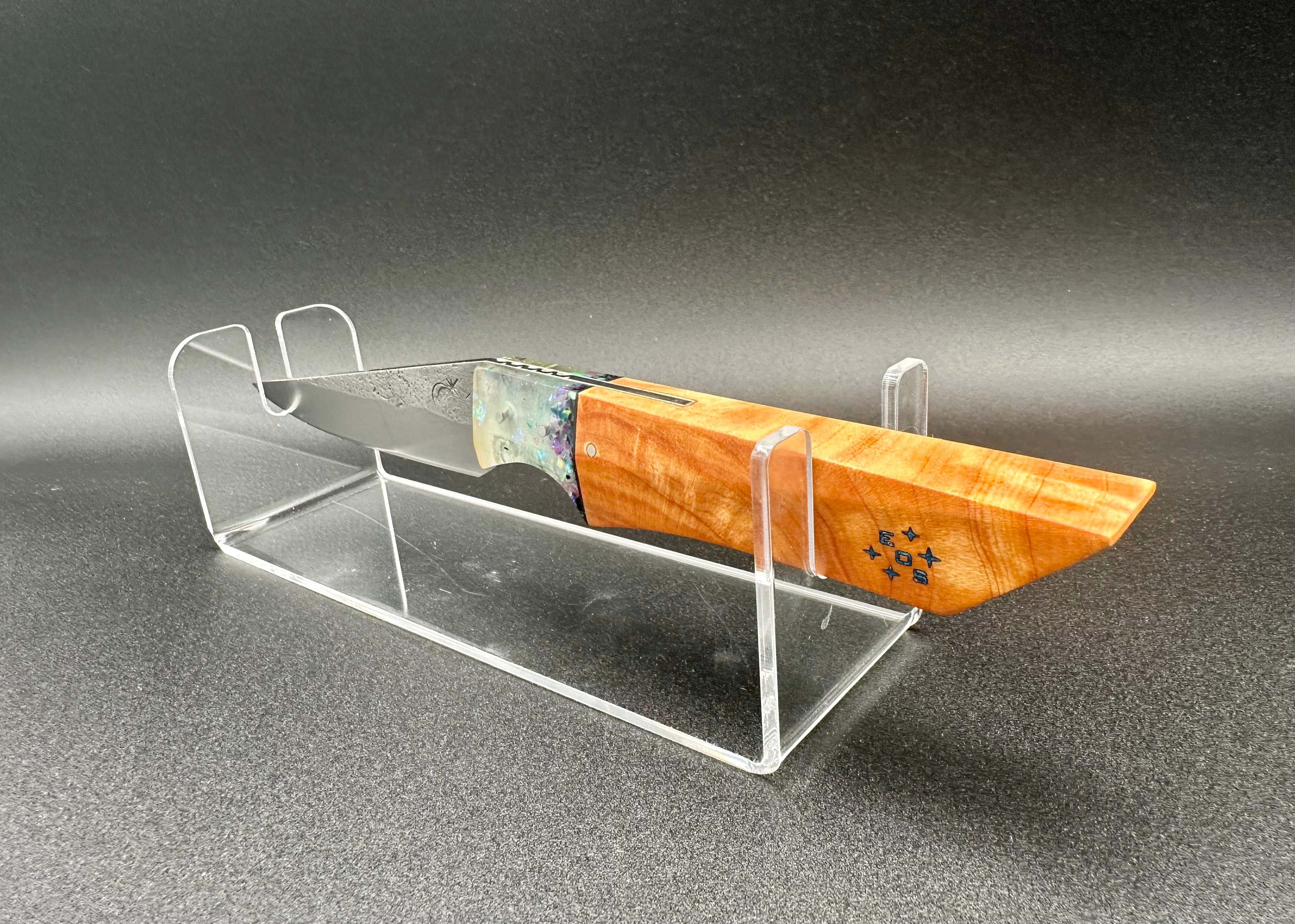 Edge Of Space stainless steel et burl de Cyprès